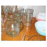 glass pitchers 