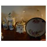 teapots and decorative plate 
