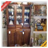 Seattle Estate Sale Online Auction - 47th Avenue S.W. 