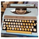 Royal Typewriter 