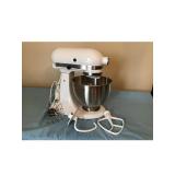 Great Antiques, Unique Decor, Lovely Housewares Online Auction by Caring Transitions - Ends 6/21!