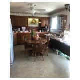 Oak pedestal table with 6 chairs & leaf