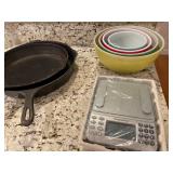 Pyrex nesting mixng bowls