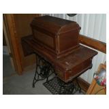 peddle sewing machine and wood cover