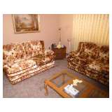 Matching Sofa & Loveseat