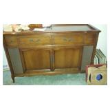 MAGNAVOX STEREO AND RECORD PLAYER