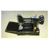 RARE SINGER" FEATHERWEIGHT" SEWING MACHINE "10" CONDITION