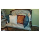 VINTAGE SETTEE