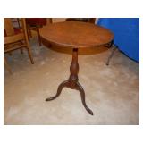 ANTIQUE ACCENT TABLE