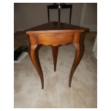 ETHAN ALLEN 3 LEG TABLE