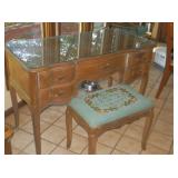 Vintage Dressing Table w/mirror & bench