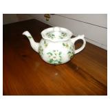 ARTHUR WOOD ENGLISH TEAPOT