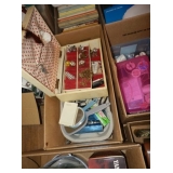 VINTAGE JEWELRY BOX