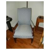 ACCENT CHAIR