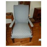 ACCENT CHAIR