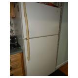 REFRIGERATOR W/ICE MAKER