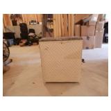 RETRO CLOTHES HAMPER