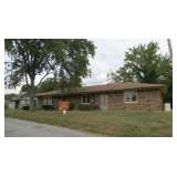 3 Bedroom Lakefront Home & Furniture & Household