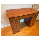 Kneehole Desk 