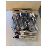 Flatware Sets 