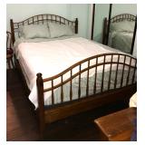 Ethan Allen Country Craftsman Windsor Pine Queen Bed