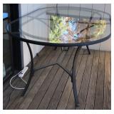 High-end Ethan Allen Outdoor Furniture set. Table and 4 chairs with pads.
