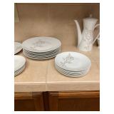 Rosenthal Germany Classic Rose 32 Pieces China Set