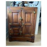 Antique, Jas Barron, New York, Oak Ice chest refrigerator