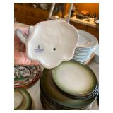 Heath Pottery Set