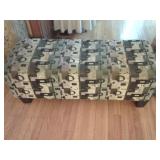 LOVELY LARGE OTTOMAN. GREAT FOR ANY ROOM. HALLWAY SEAT OR FOOT OF BED SEAT. GREAT & UNIQUE ITEM