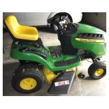 John Deere D105