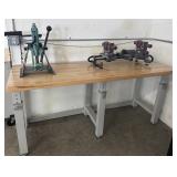 Adjustable Height Work bench