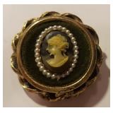 Vintage Cameo Brooch