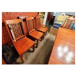 Gorgeous Med. Oak Dining Table, 8 Chairs & 2 Leaves