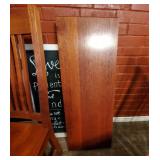 Gorgeous Med. Oak Dining Table, 8 Chairs & 2 Leaves