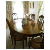 Dining Table w/ 6 Chairs