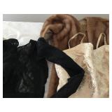 Lot A 8 vintage pieces