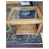 Pair of side tables w.glass tops