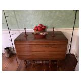 dropleaf, gateleg w. 2 leaves