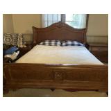 Thomasville "Chateau Provence" king carved bed