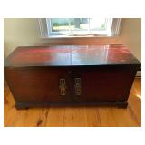 **Lane cedar chest