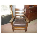 ANTIQUES & COLLECTIBLES