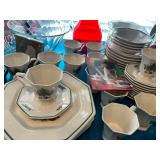 NIKKO HOLIDAY DISHES