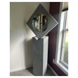 UNIQUE CLOCK ON PEDESTAL