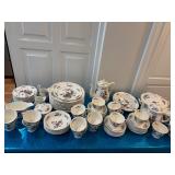 LARGE SET WEDGWOOD WILLIAMSBURG CHINA