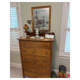 ANTIQUE CHEST OF DRAWERS