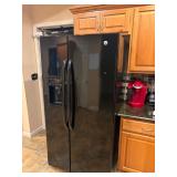 SIDE-BY-SIDE REFRIG WITH ICE MAKER