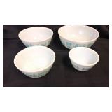 VIntage Pyrex Amish Butterprint Nesting Mixing Bowls
