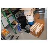 Husky Ladder, buckets