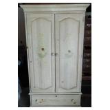 ENDS SUNDAY, JUNE 28th at 9pm. Written by JON and SARA of VINTAGE BAZAAR.